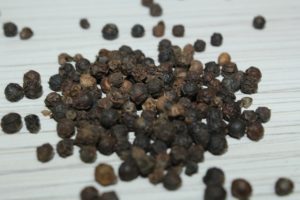 Piperín aktívna látka z čierneho korenia